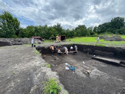 Click to zoom the picture.